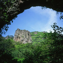 夏の石門